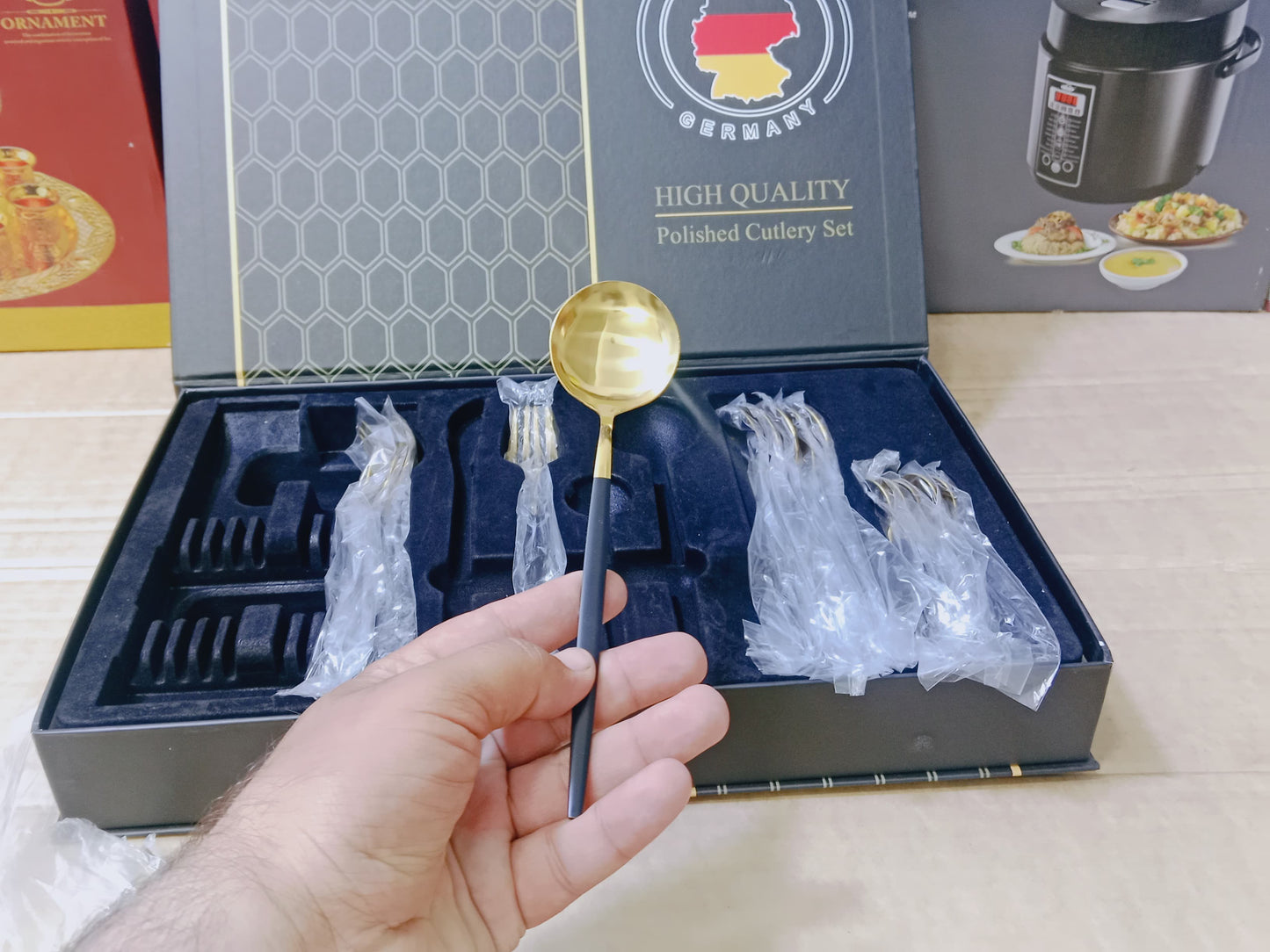 Black and Golden Cutlery Set 24 Pieces