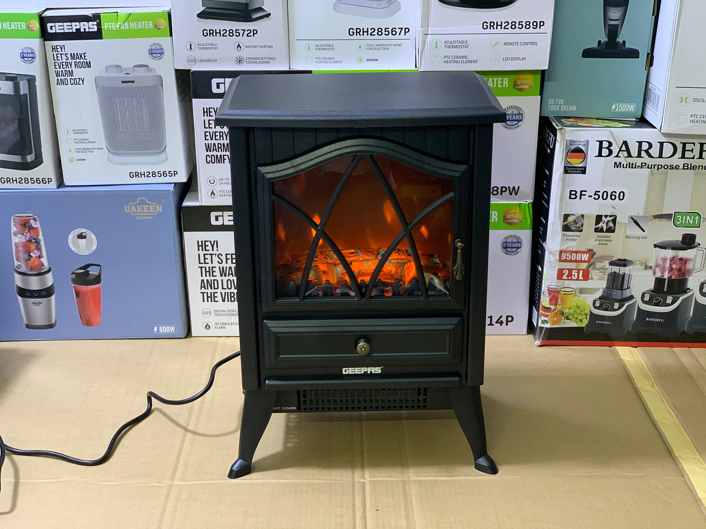 Geepas brand 3D electric artificial flame heater 1800 watt Model: 28584