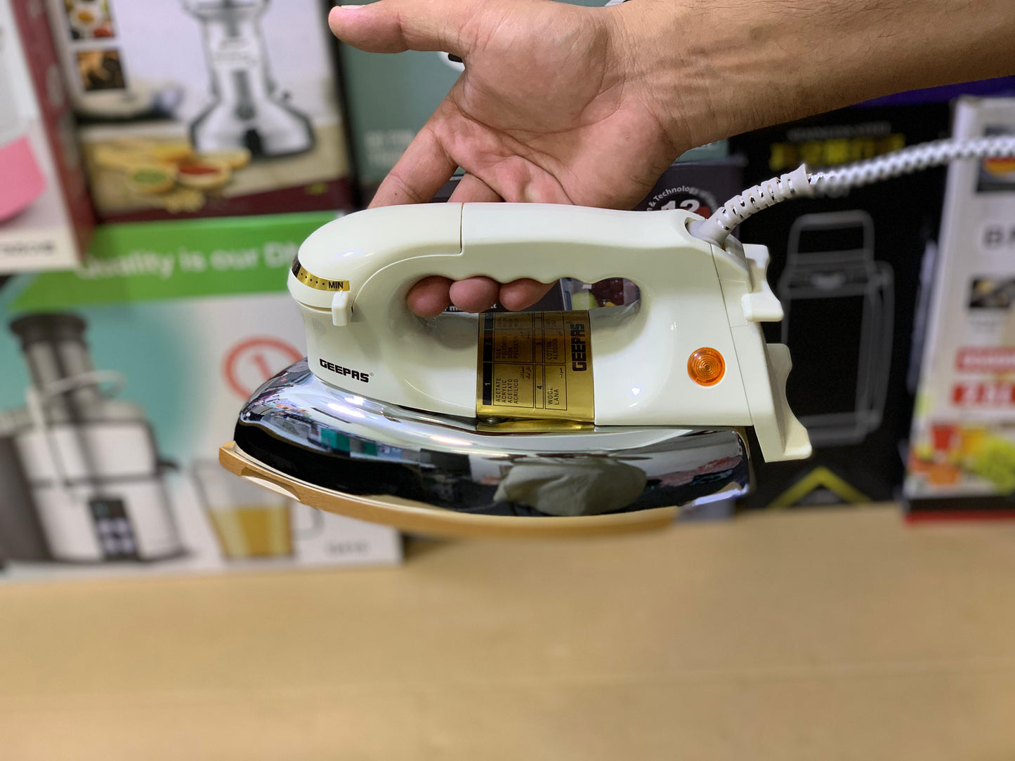 Geepas Brand Dry Iron 1200 watt and Ceramic Nonstick plates | Model : 2780