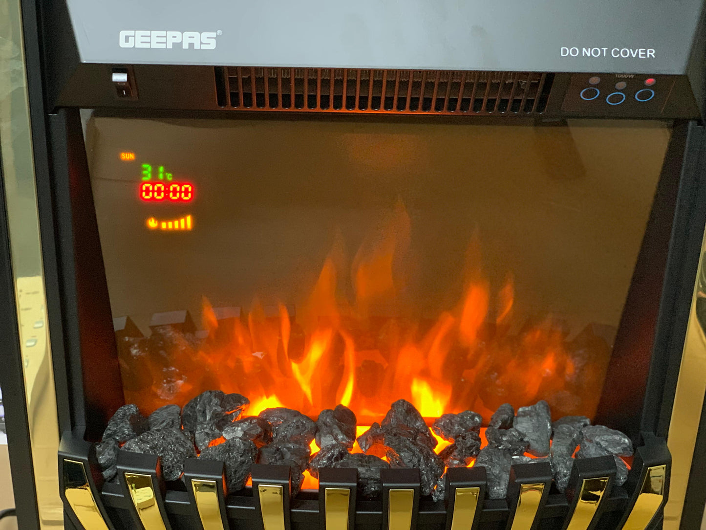 Geepas brand 3D Artificial flame electric Heater 2000 watt high quality