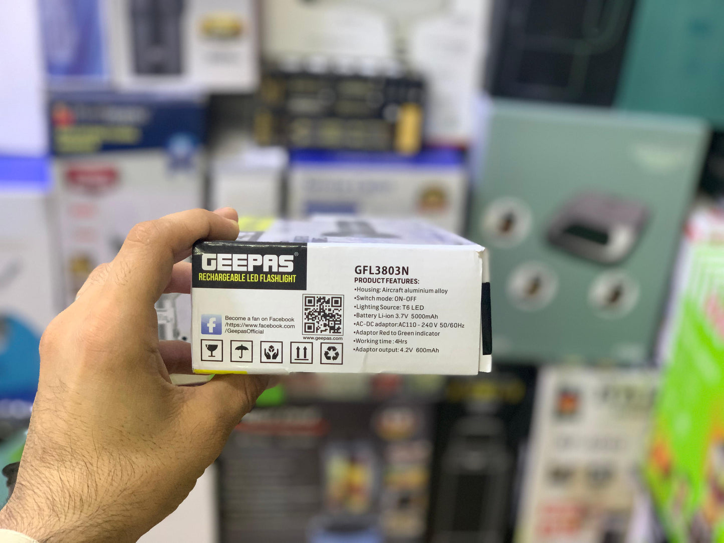 Rechargeable Geepas Handheld Flashlight 4 Hours Backup Aluminum Body and Li-ion 2*18650 3.7v Battery 5000mAh