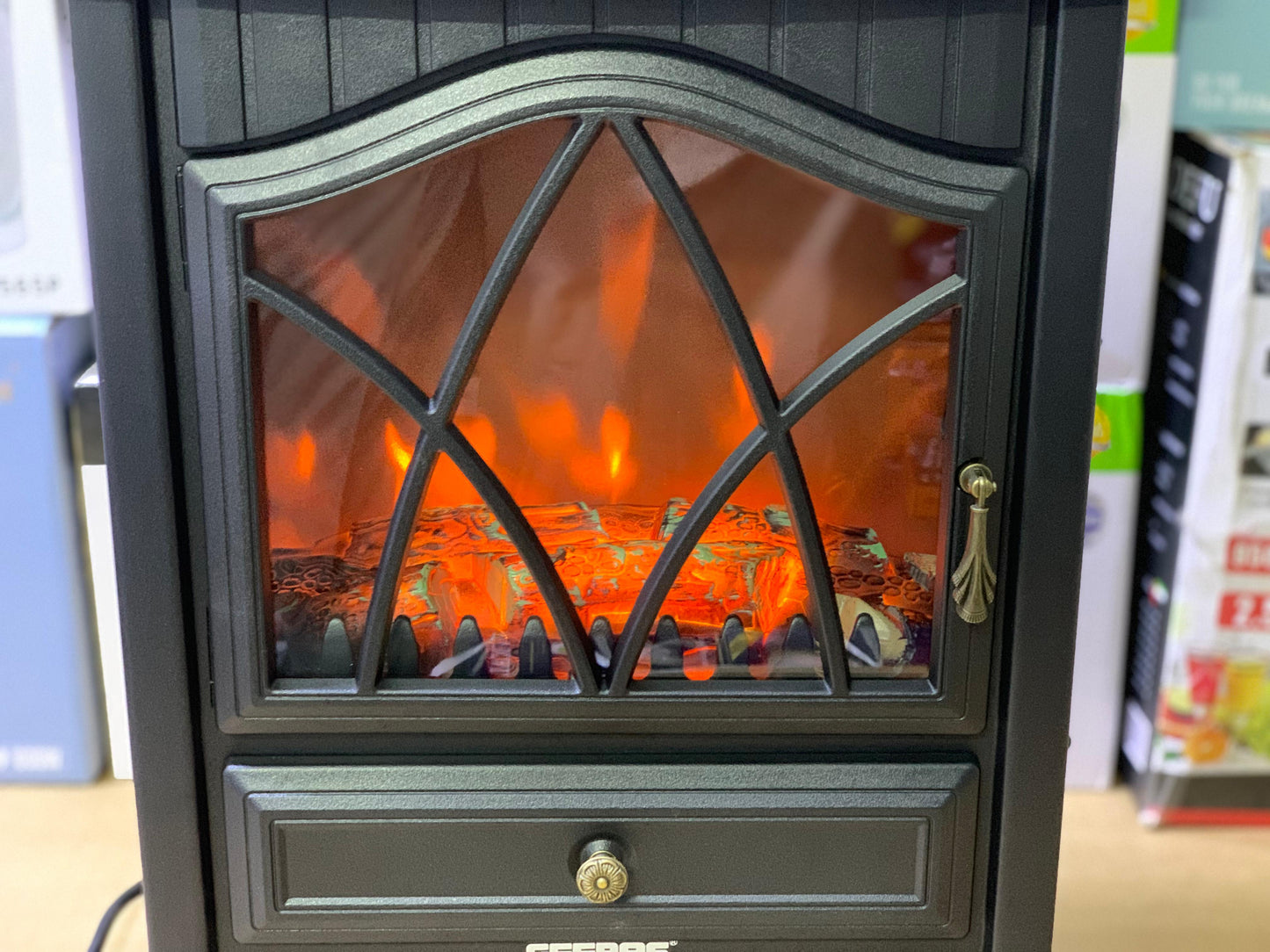 Geepas brand 3D electric artificial flame heater 1800 watt Model: 28584