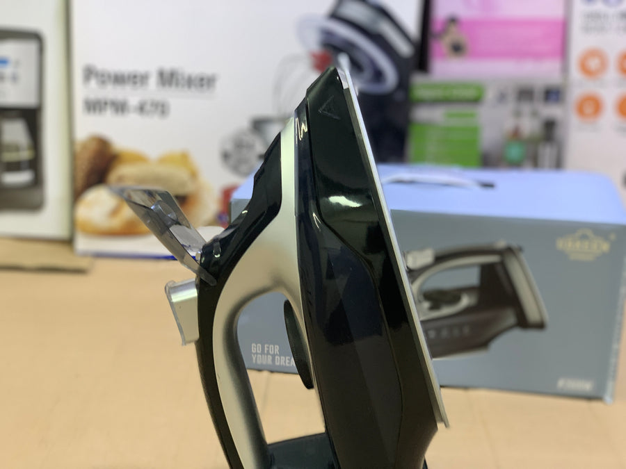 UAKEEN Germany 2600W Heavy Duty Steam Iron