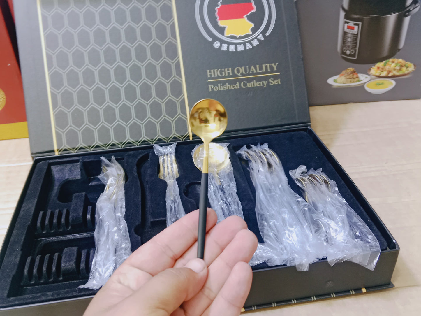 Black and Golden Cutlery Set 24 Pieces