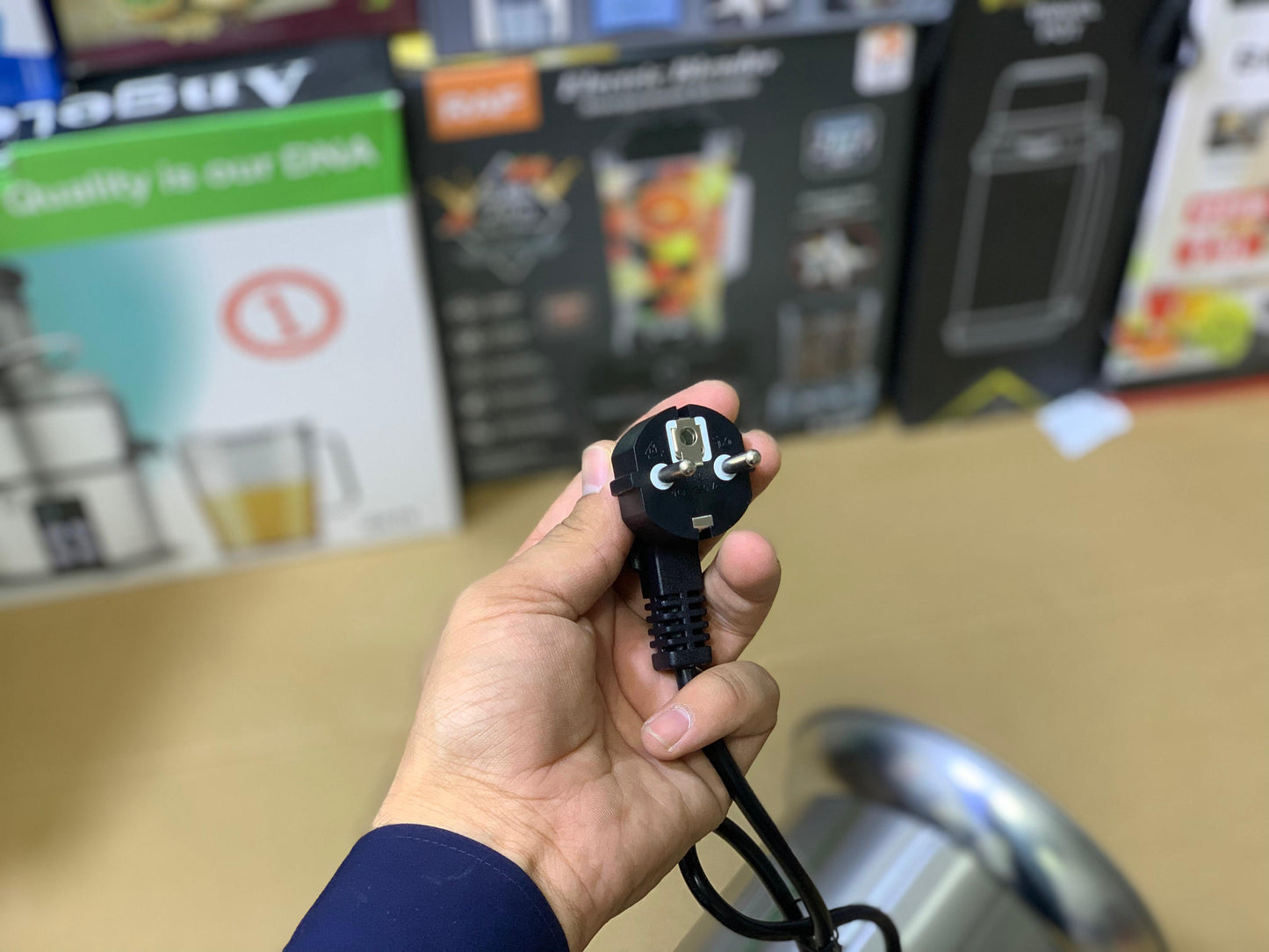 Tiffany Electric Chocolate Fondue 1000 watt power consubtion