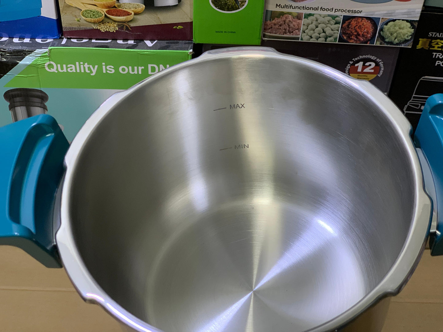 Kolax Pressure Cooker 6L and Stainless Steel 18/10 Capsule bottom