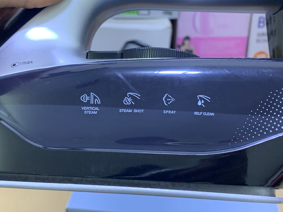UAKEEN Germany 2600W Heavy Duty Steam Iron