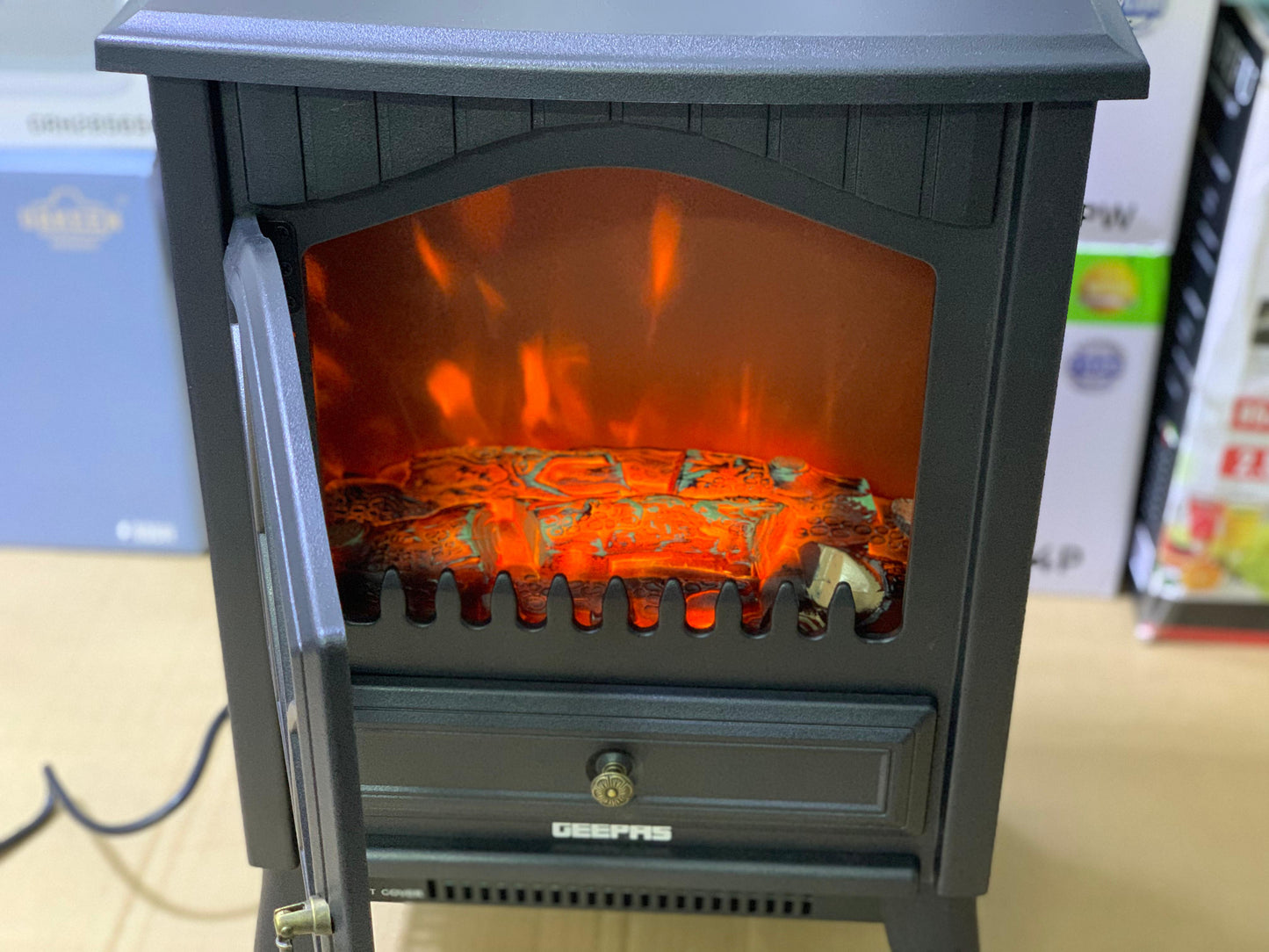 Geepas brand 3D electric artificial flame heater 1800 watt Model: 28584