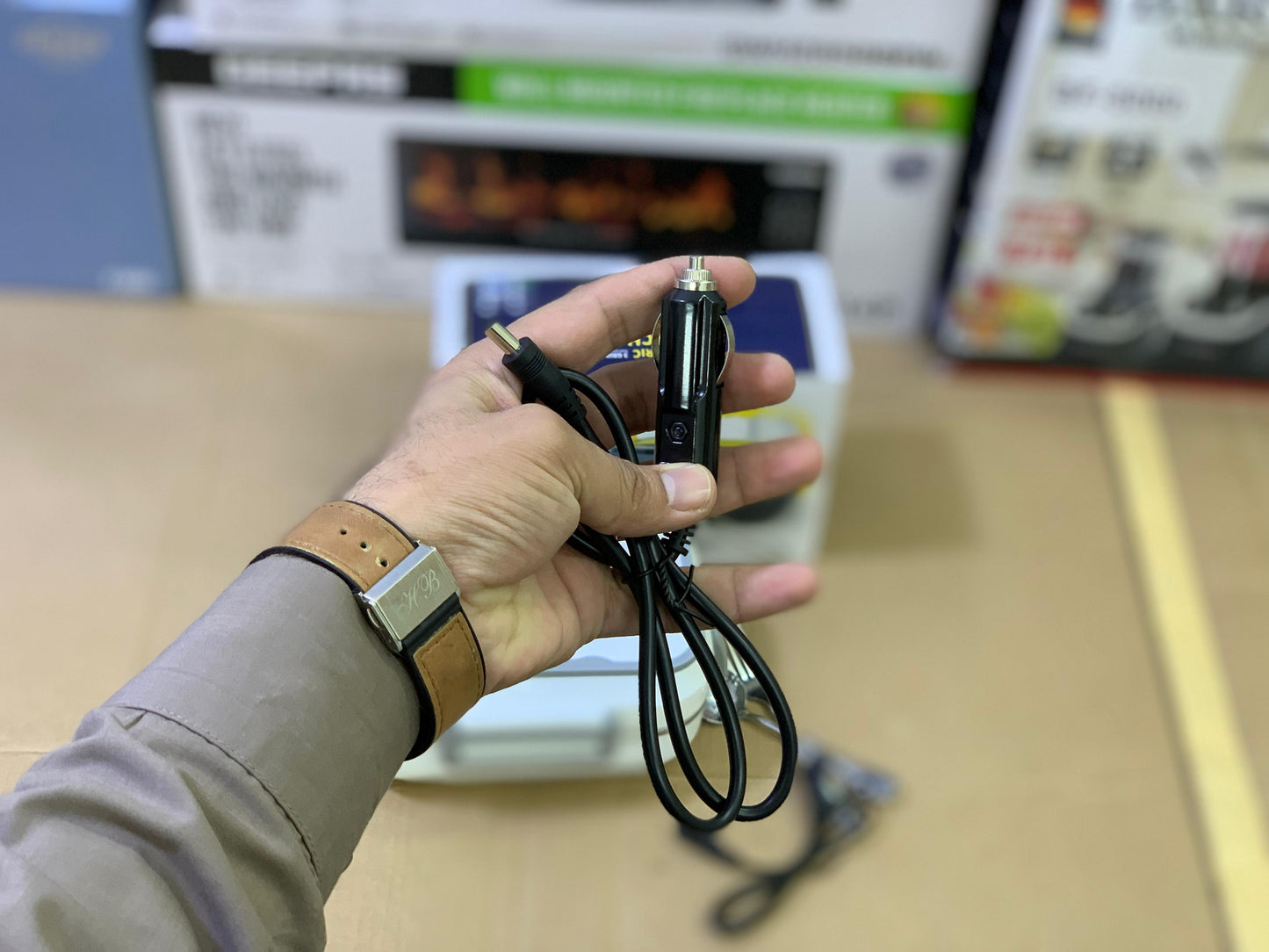 Electric 3 Grid Plate Lunch box 1.5L and 40 watt 2in1 with Stainless Steel Spoonl