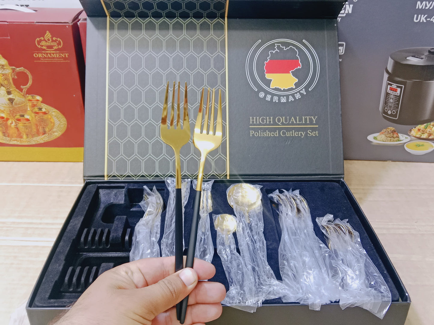 Black and Golden Cutlery Set 24 Pieces