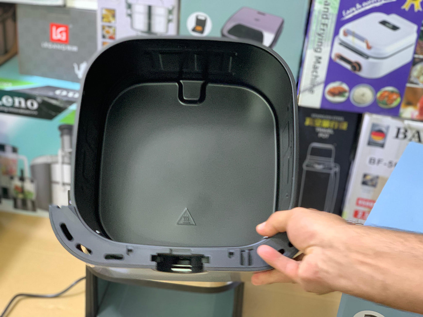 Uakeen Digital Air Fryer |10L and 1700W| ZL- 1703