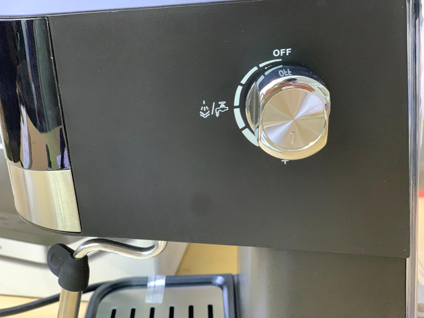 Ufesa Espresso Coffee Maker 20 Bar