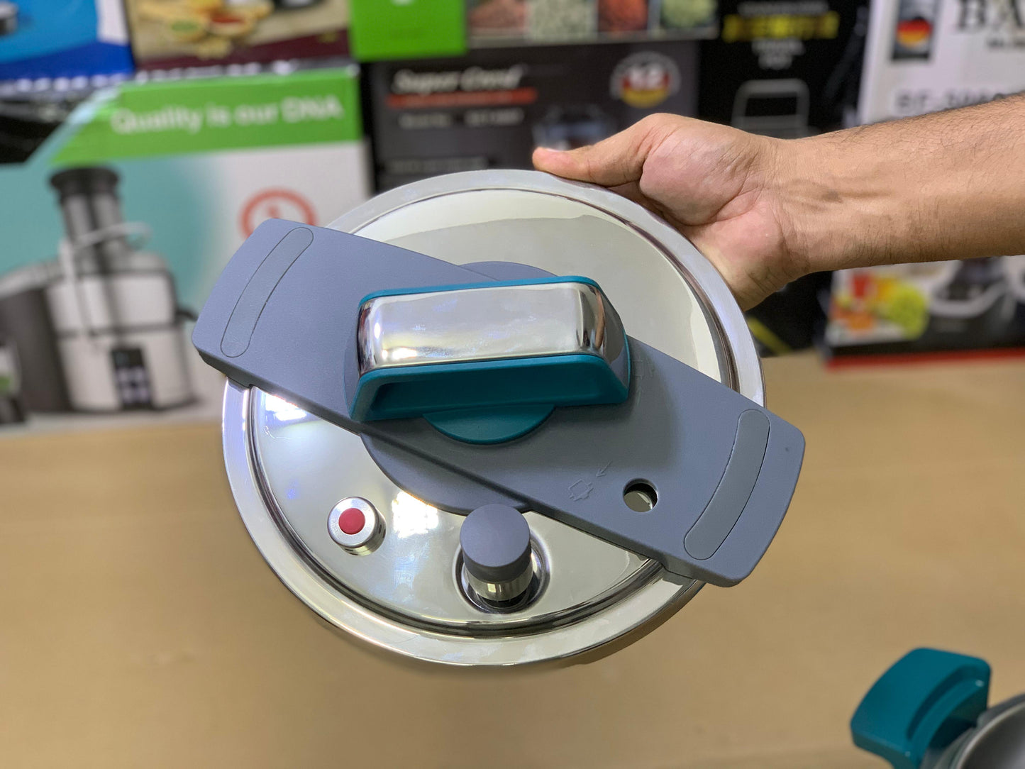 Kolax Pressure Cooker 6L and Stainless Steel 18/10 Capsule bottom