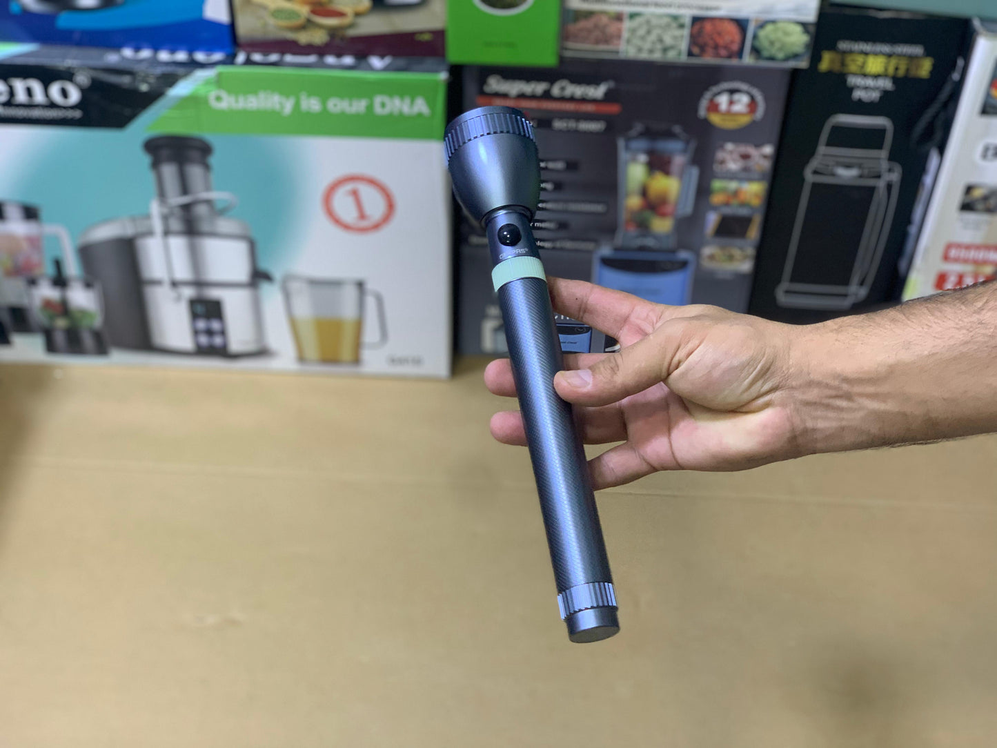 Rechargeable Geepas Handheld Flashlight 4 Hours Backup Aluminum Body and Li-ion 2*18650 3.7v Battery 5000mAh